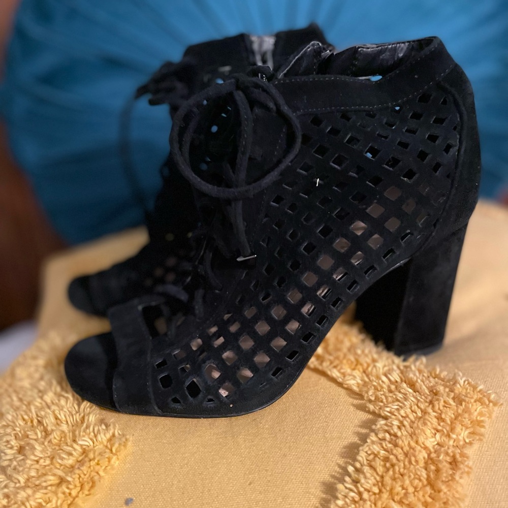 Velvet Gianni Bini size 6 ladies